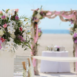 JW Marco Marriott Weddings, Marco Island Wedding Photographers, Gulfside Media Photography Closeup of beach wedding flowers for Marco Island, FL wedding. Flowers by Marco Island Florist.